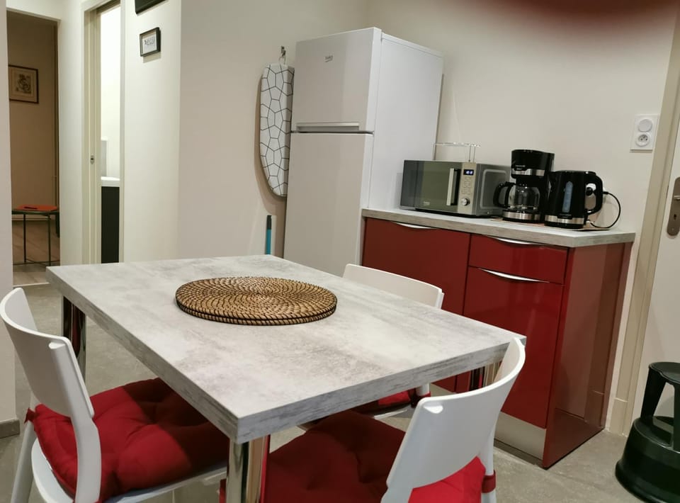 Coffee/tea facilities, Kitchen or kitchenette