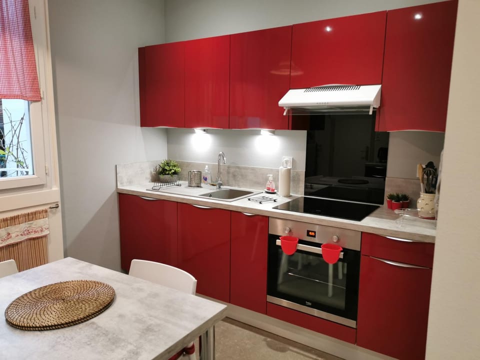 dishwasher, pet friendly, stove