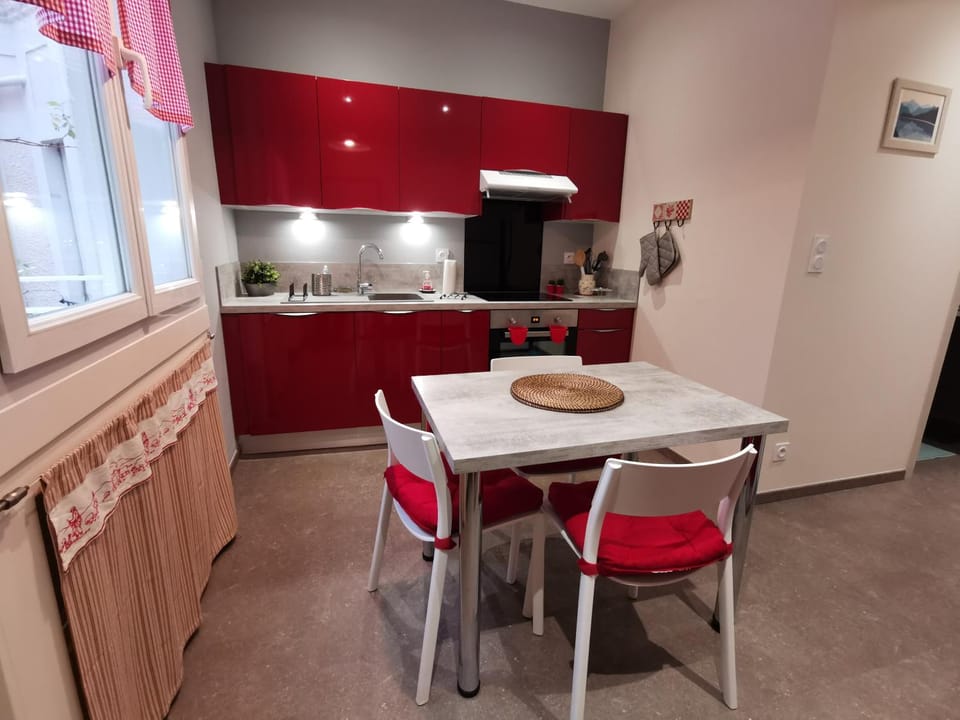 Kitchen or kitchenette, stove