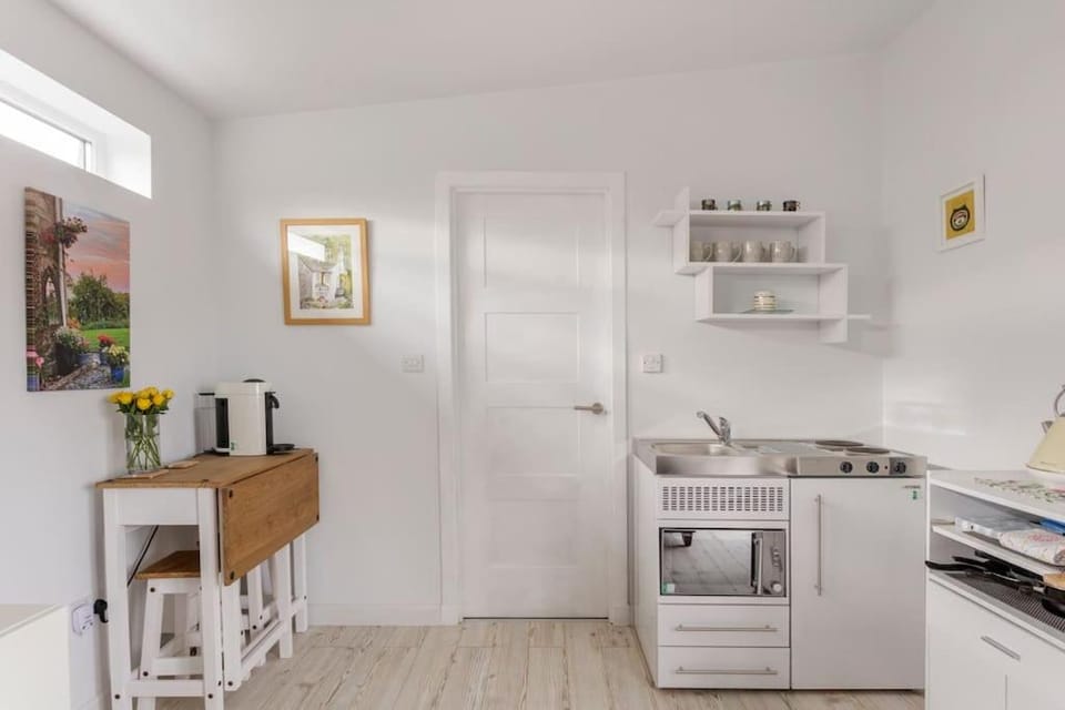 Cosy and modern 1 bedroom garden house - very dog friendly! House in Scotland