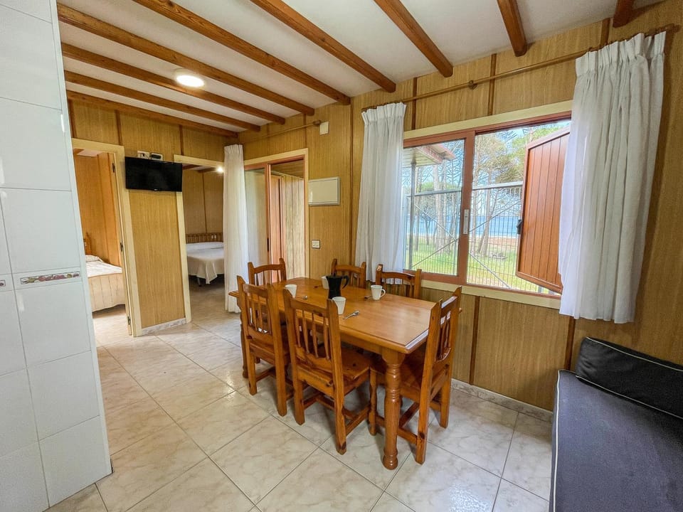 TV and multimedia, Kitchen or kitchenette, Dining area