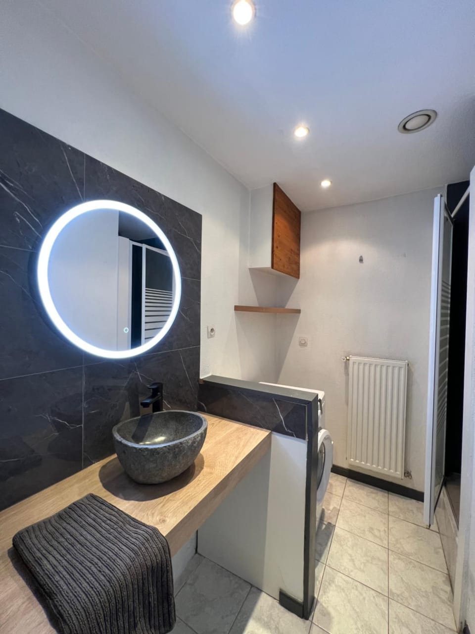 « Le Bloom » T2 en centre ville avec parking Apartment in Auvergne-Rhône-Alpes