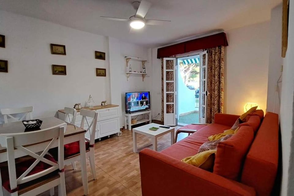 Apartamento en planta baja frente al paseo marítimo Apartment in Chiclana de la Frontera