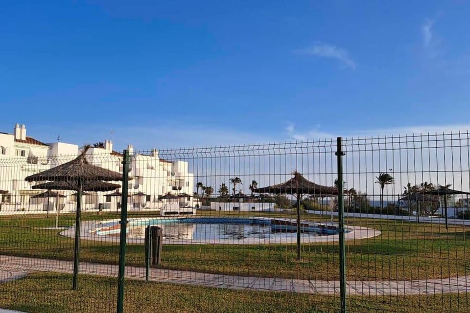 Apartamento en planta baja frente al paseo marítimo Apartment in Chiclana de la Frontera