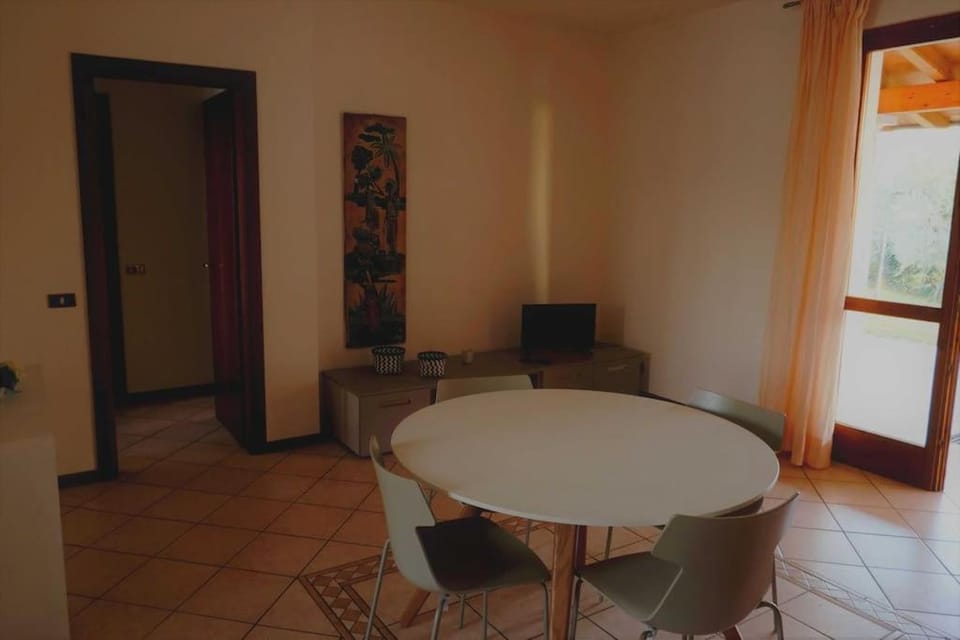 Villa Lidia - tra il verde e l’azzurro. Apartment in Lake Garda