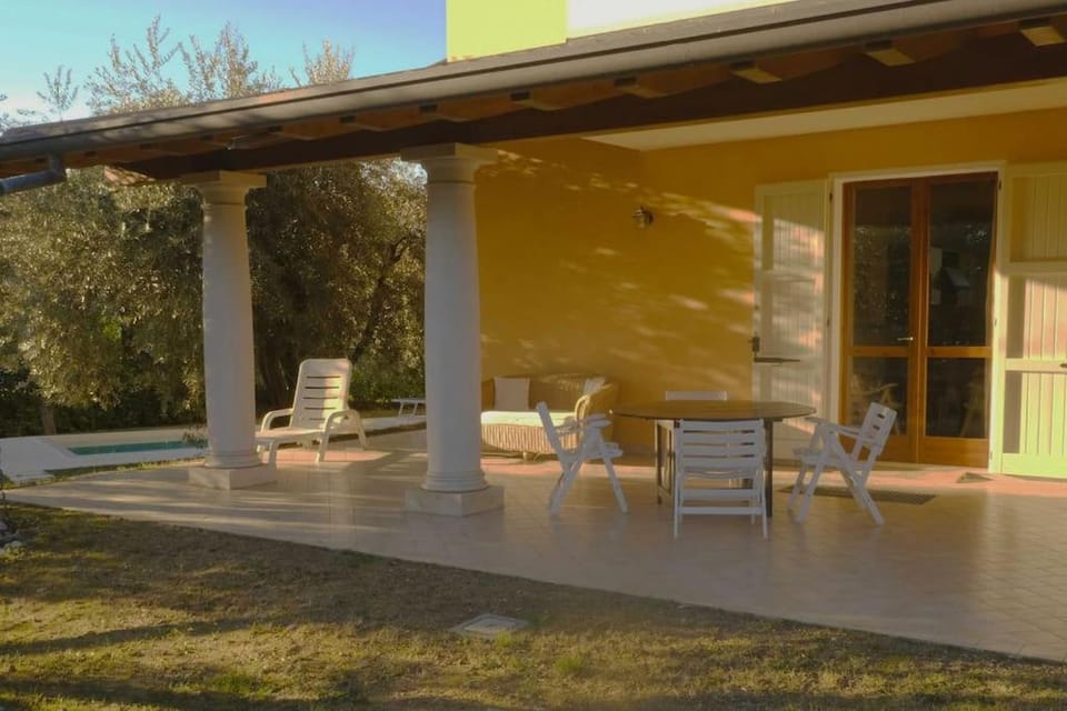 Villa Lidia - tra il verde e l’azzurro. Apartment in Lake Garda