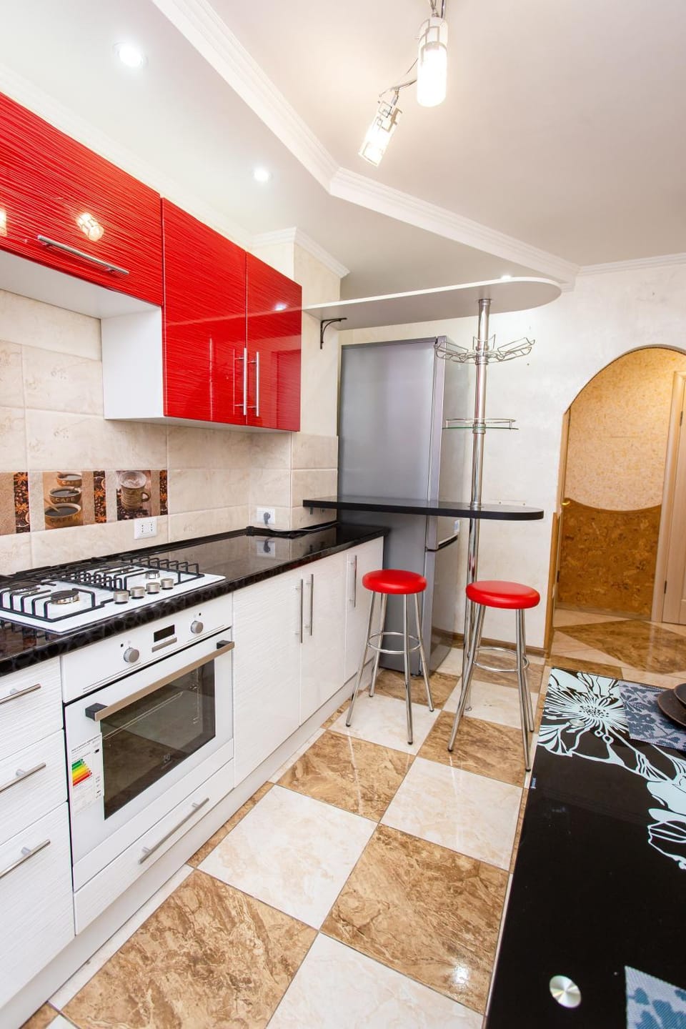 Kitchen or kitchenette, Dining area