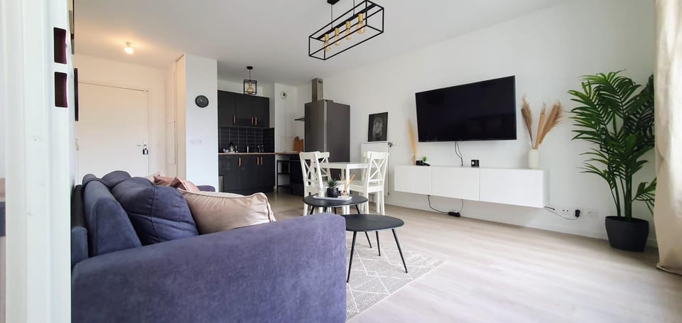 Communal lounge/ TV room, Living room, Dining area