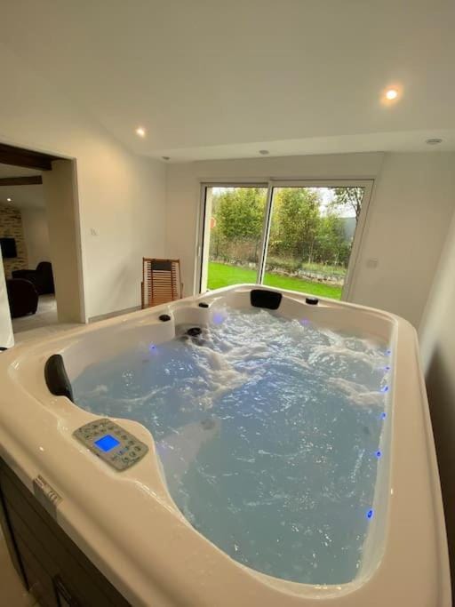 « Le Chai » Charme, Spa et massages en vignoble House in Pays de la Loire