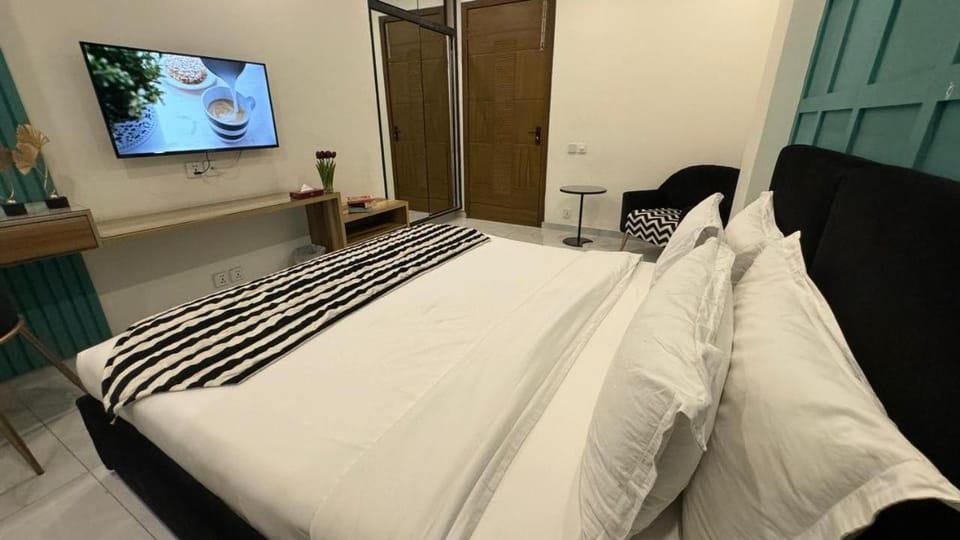 Peak Tower Apartment in Lahore