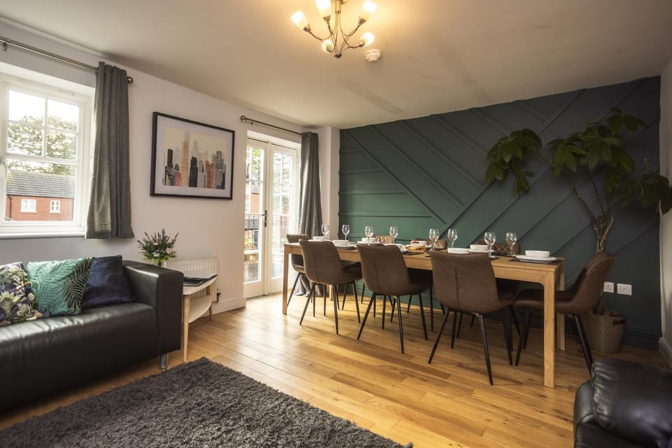 Communal lounge/ TV room, Living room, Seating area, Dining area