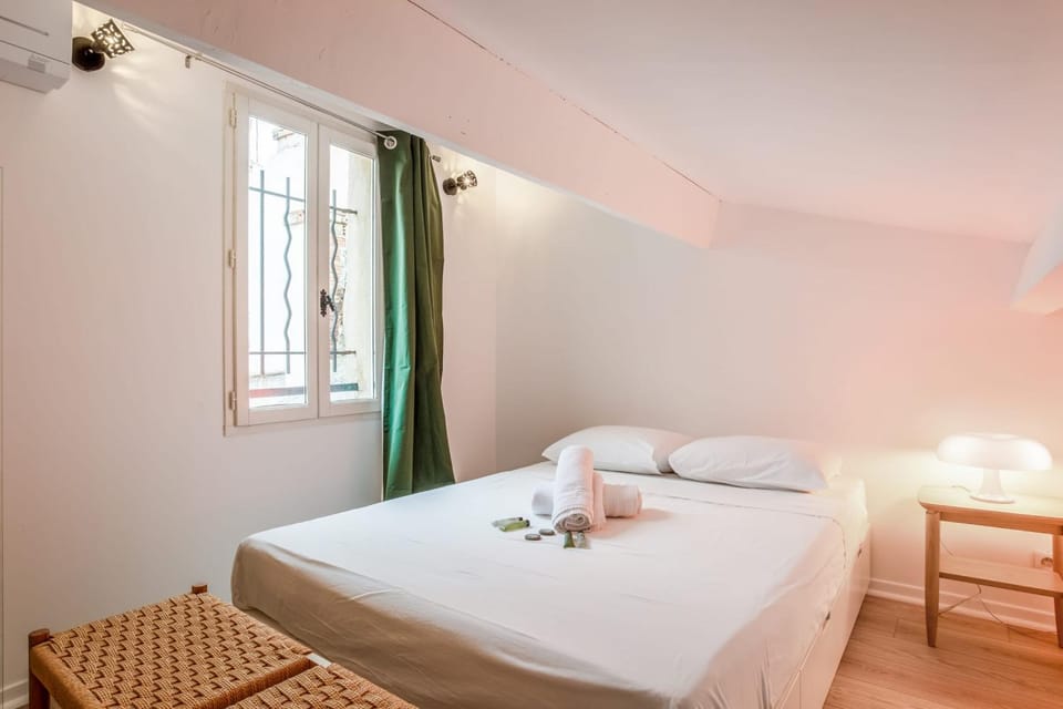 Appartement Cezanne - Welkeys Apartment in Aix-en-Provence