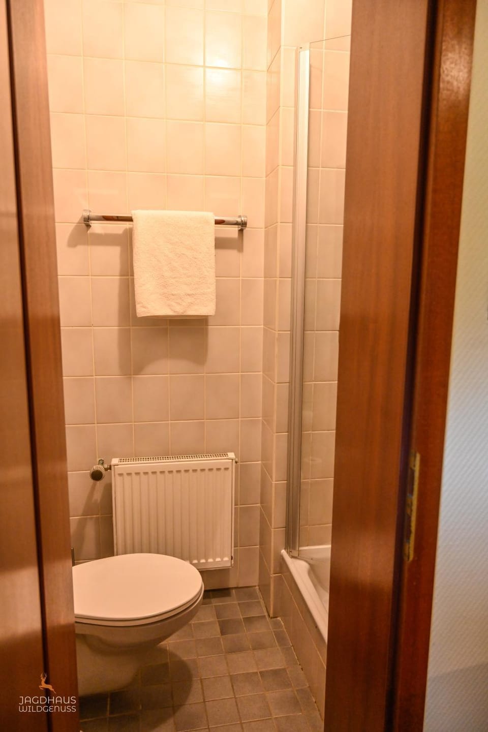 Bathroom, towels
