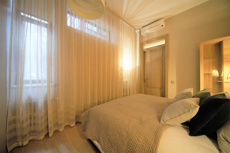 Quiet Old Town Apartment with Elevator Access Apartment in Riga