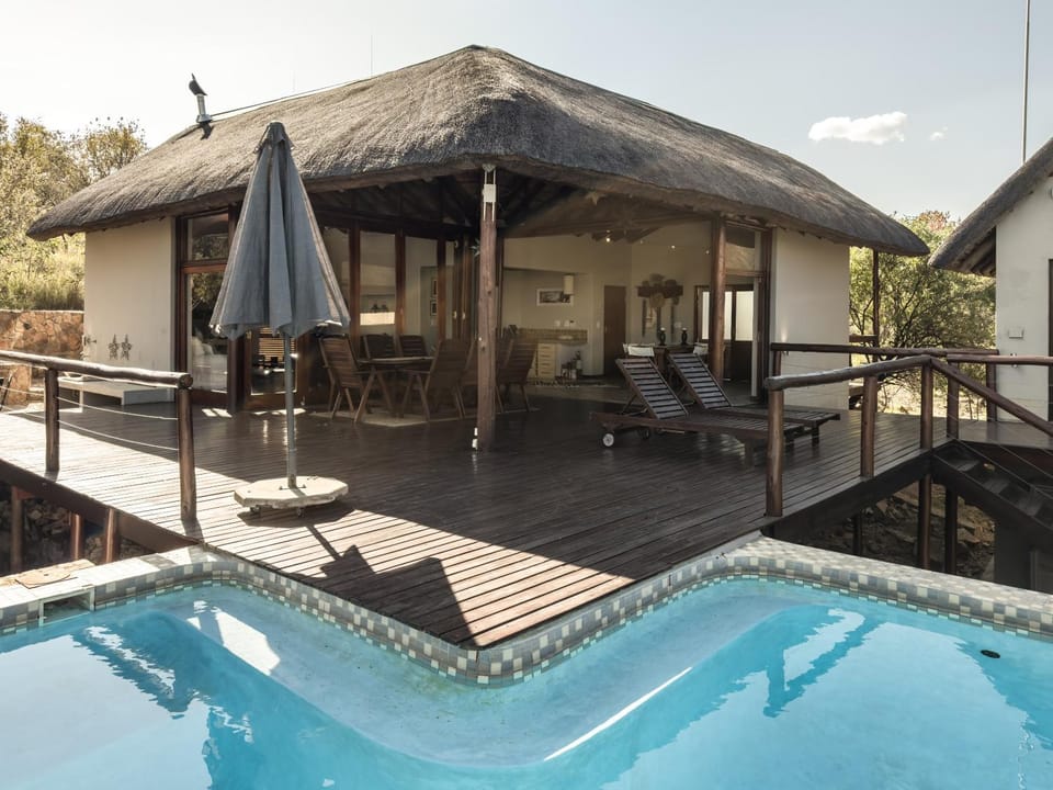 Des'lgodini Lodge, Mabalingwe Nature Reserve House in North West, South Africa