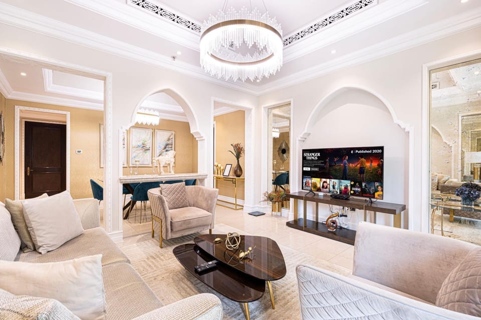 Communal lounge/ TV room, TV and multimedia, Living room, Seating area, Evening entertainment