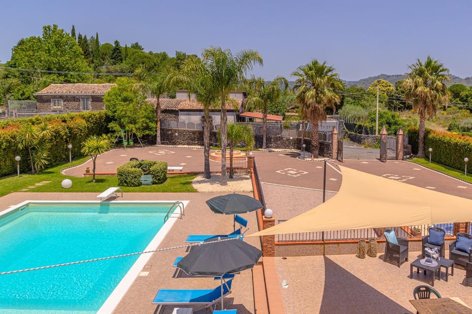 Spring, Day, Natural landscape, Mountain view, Pool view, Swimming pool, sunbed