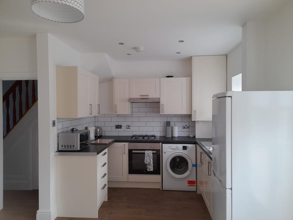 Kitchen or kitchenette, minibar, pet friendly, stove, toaster, washing machine