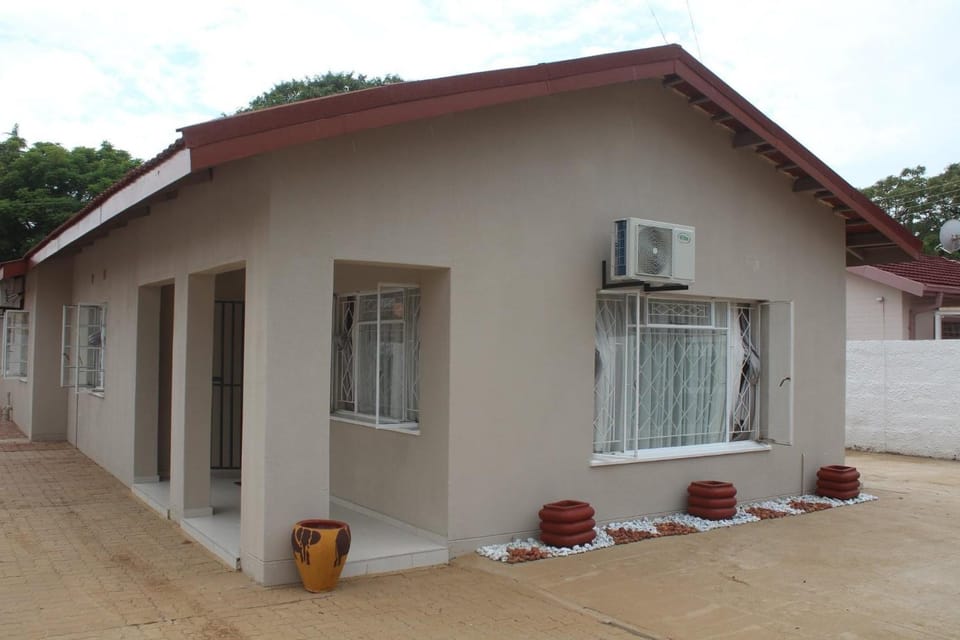 Deluxe Guest House Bed and Breakfast in North West, South Africa