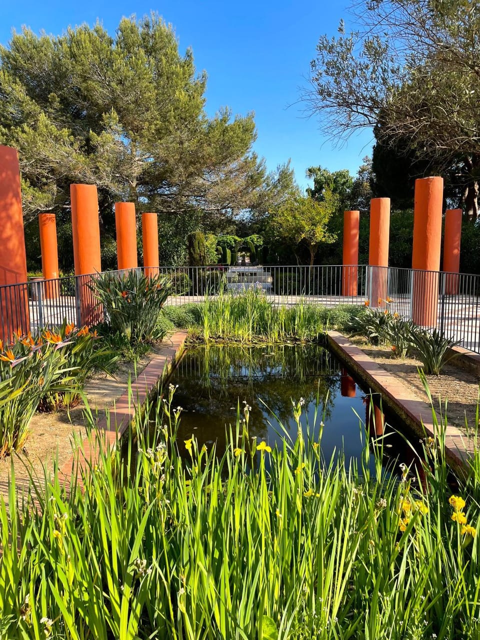 Nearby landmark, Garden