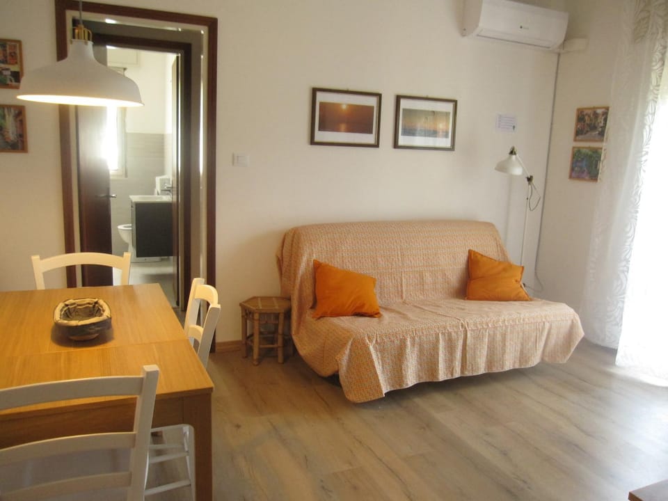 Bed, Living room, Dining area