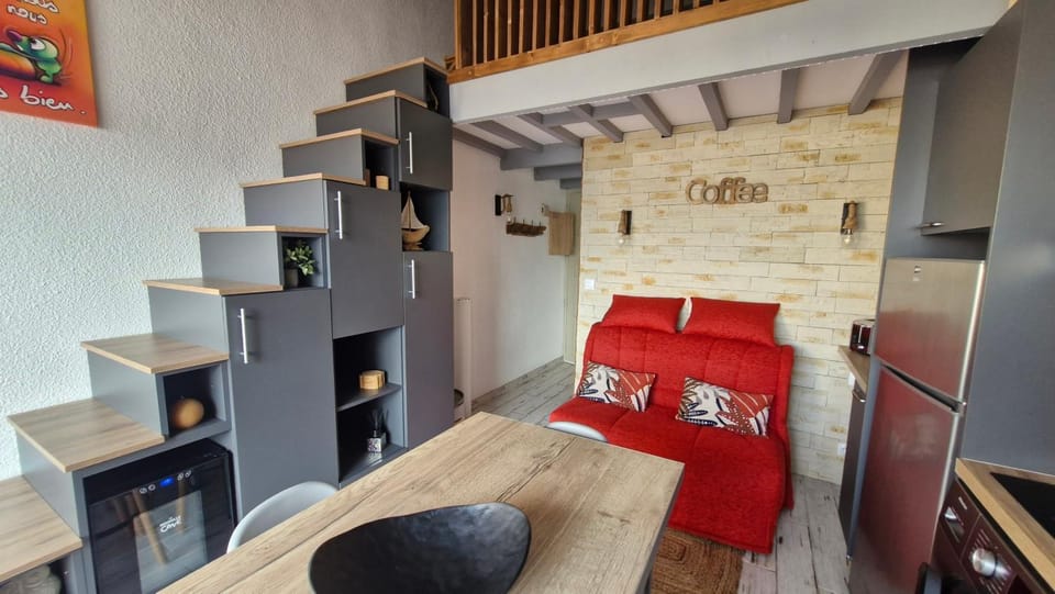 HAMEAU DES CAPELLANS Duplex avec superbe vue marina piscine wifi gratuit parking gratuit Apartment in Saint-Cyprien