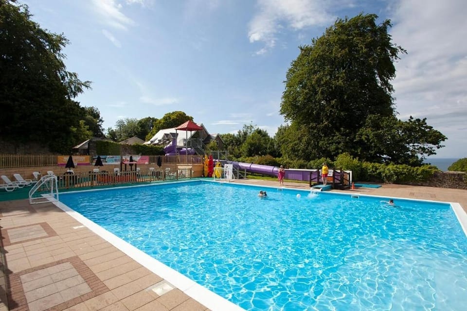 Pool view, Swimming pool, sunbed