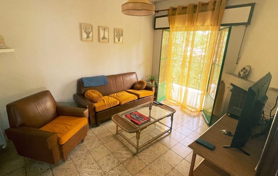 Communal lounge/ TV room, TV and multimedia, Living room