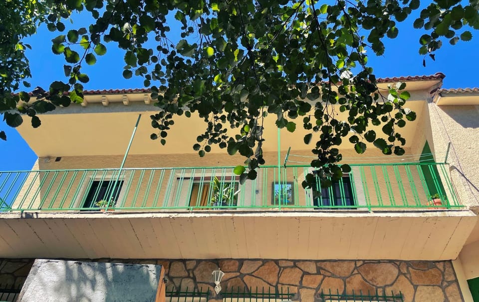 Property building, Balcony/Terrace