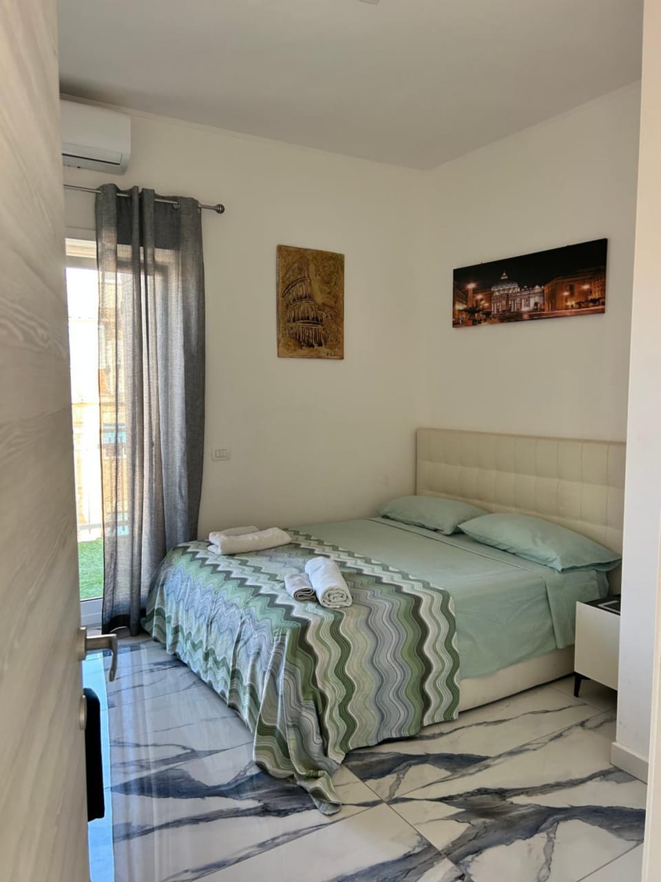 FRONT SEA LUXURY Apartment in Ostia