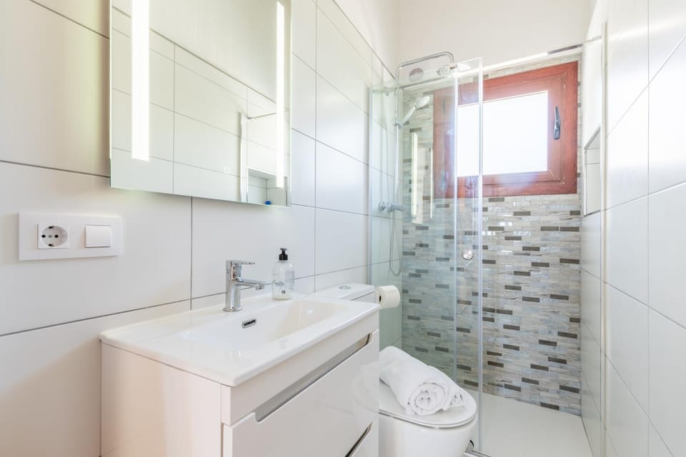 Bathroom, Living room