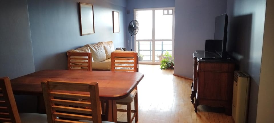 Communal lounge/ TV room, TV and multimedia, Living room, Dining area