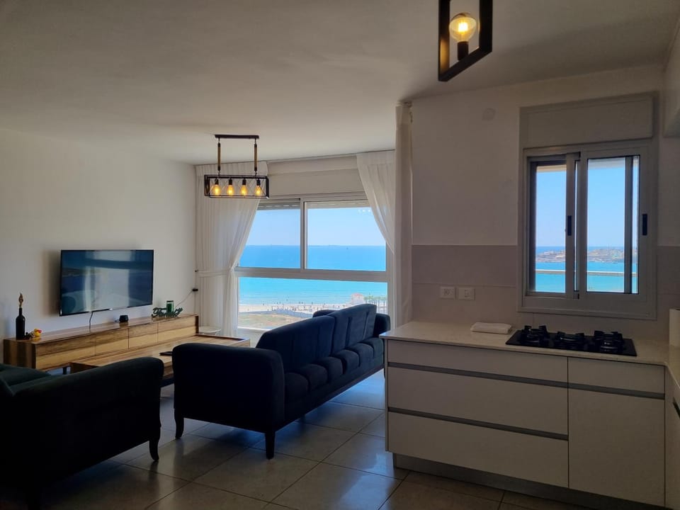 TV and multimedia, Kitchen or kitchenette, Sea view
