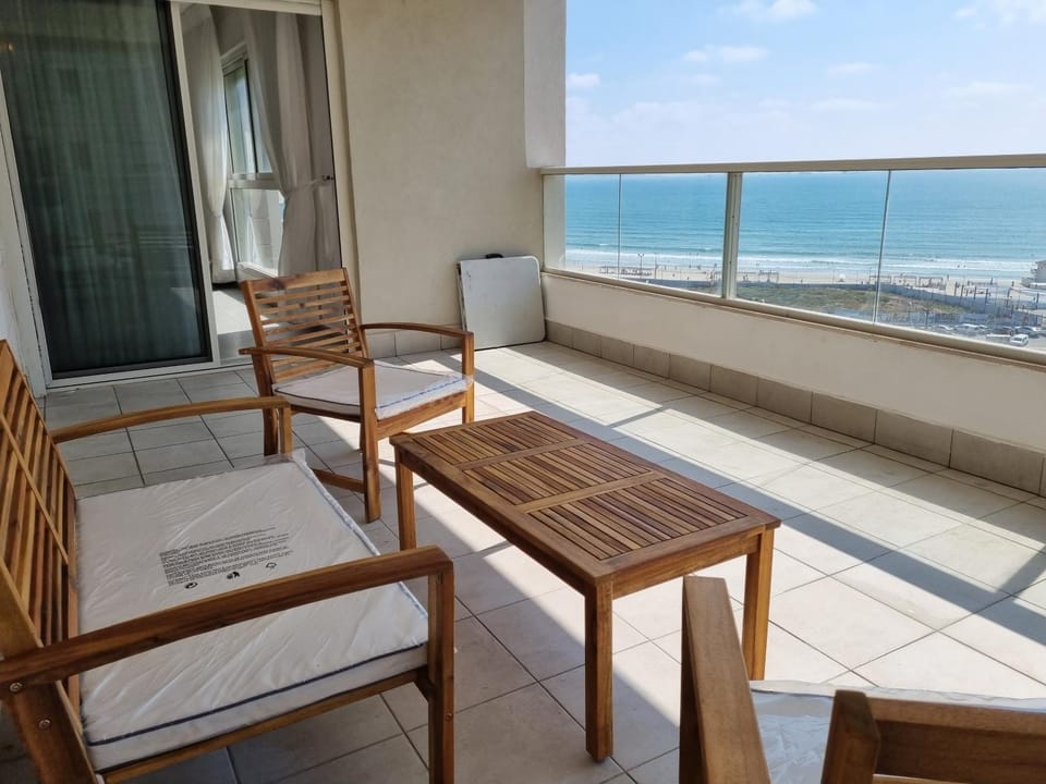 View (from property/room), Balcony/Terrace, Sea view