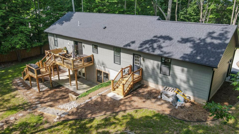 Lazy Bear Inn House in Boyne City