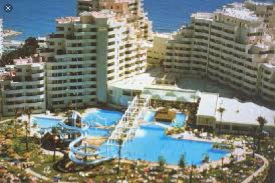 Property building, Pool view, Swimming pool, Swimming pool