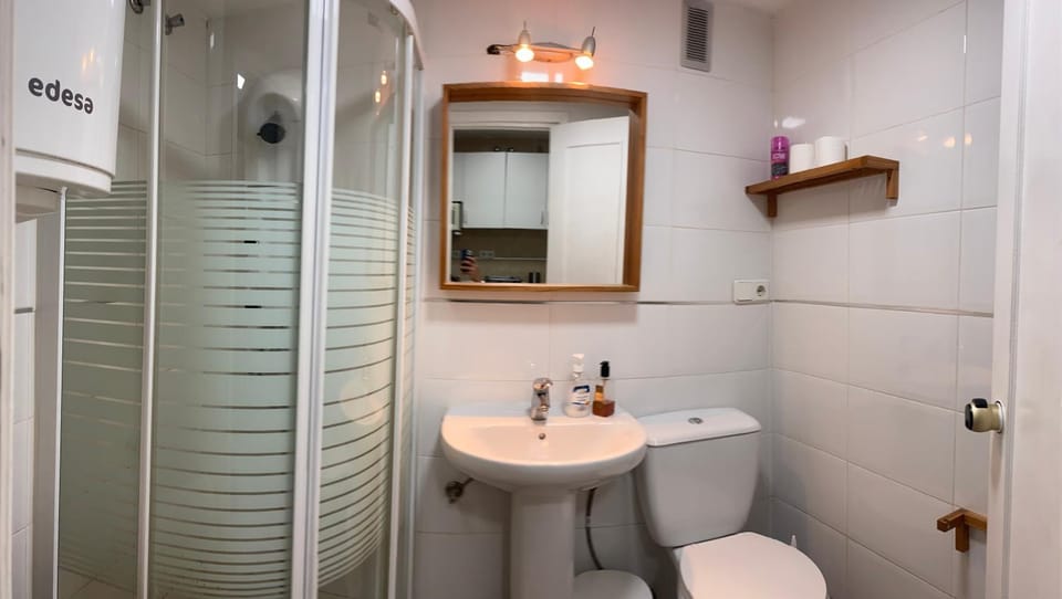 Bathroom, towels