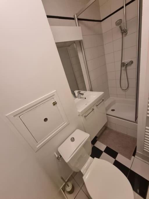 Shower, Toilet, Bathroom