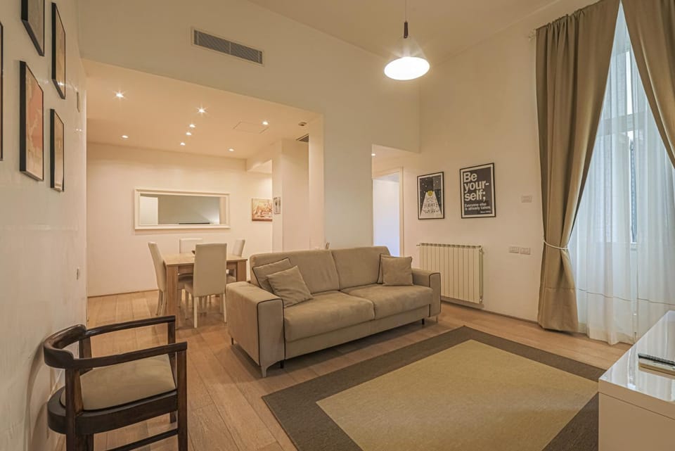 Bed, Living room, Seating area