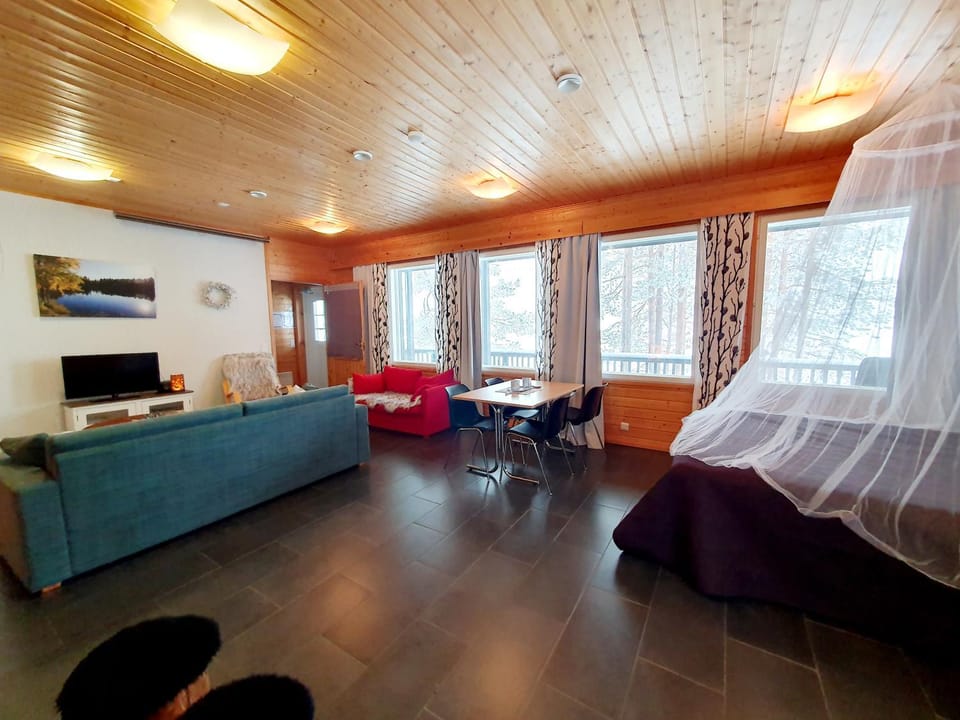 Patio, Bed, TV and multimedia, Living room, Photo of the whole room, Seating area, Bedroom