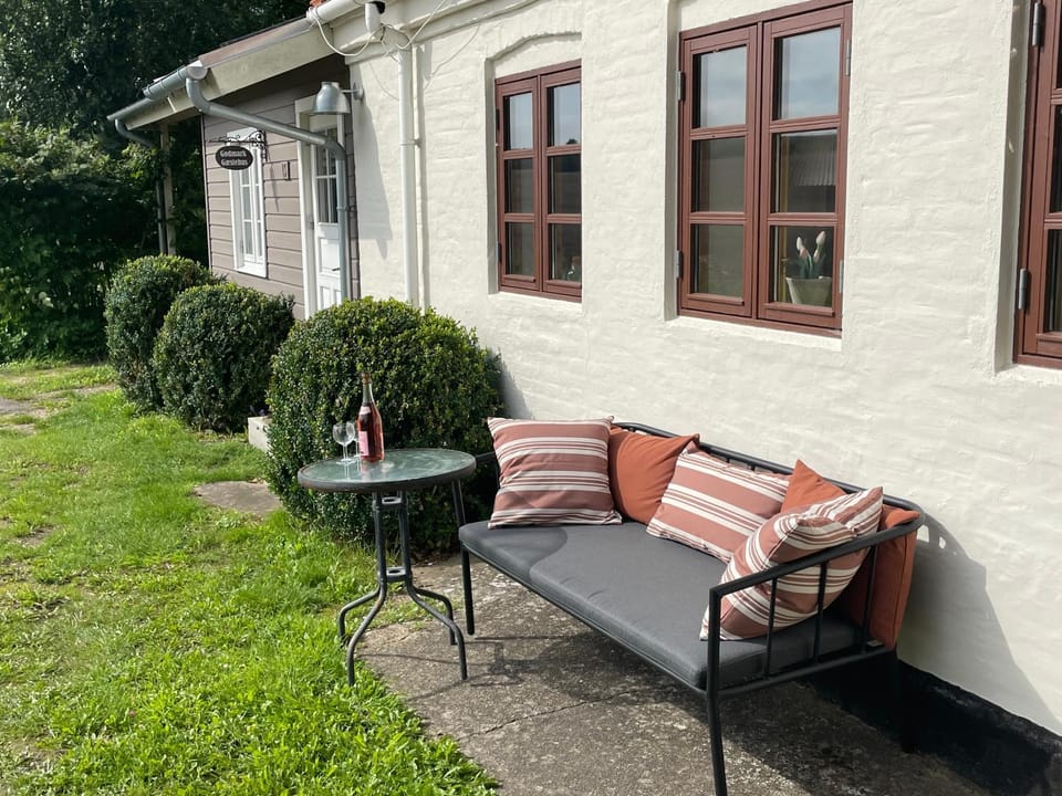 A true nature pearl in idyllic surroundings but close to the city Villa in Zealand