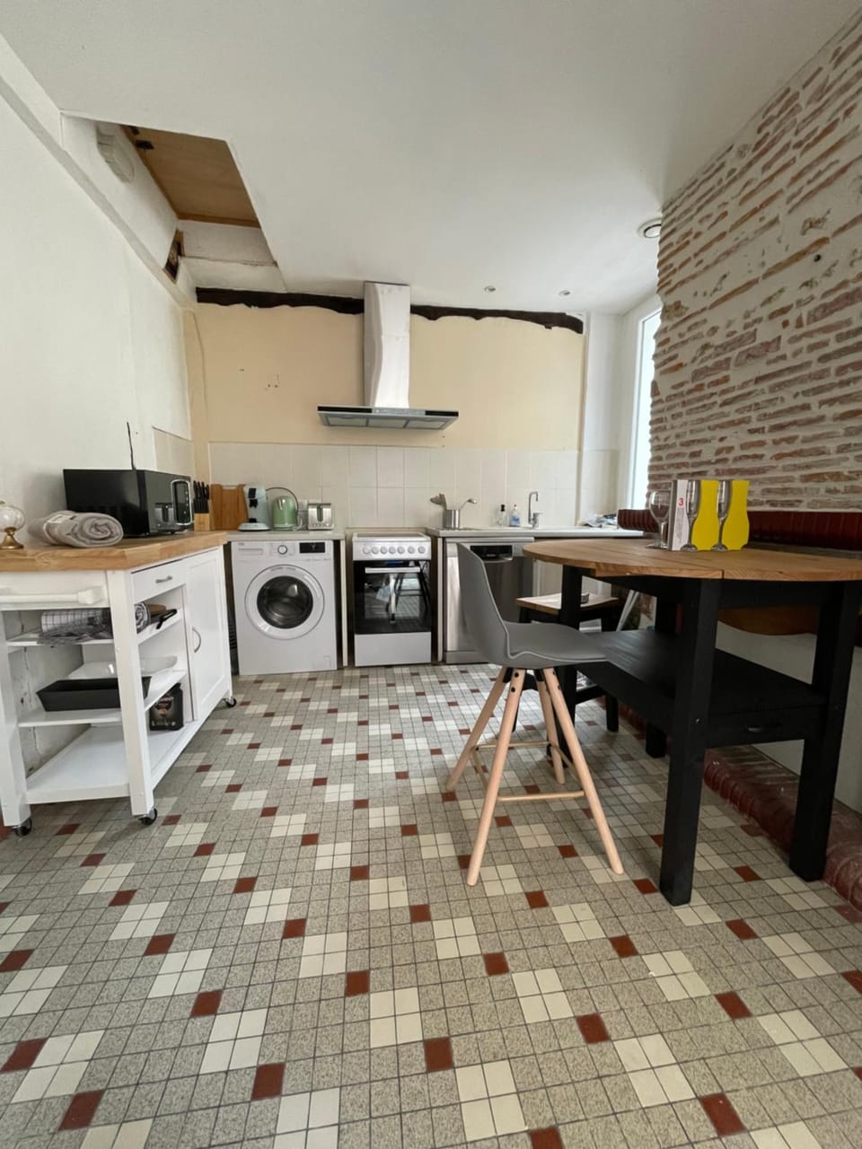 Kitchen or kitchenette, Dining area, dishwasher, minibar, pet friendly, stove, toaster, washing machine