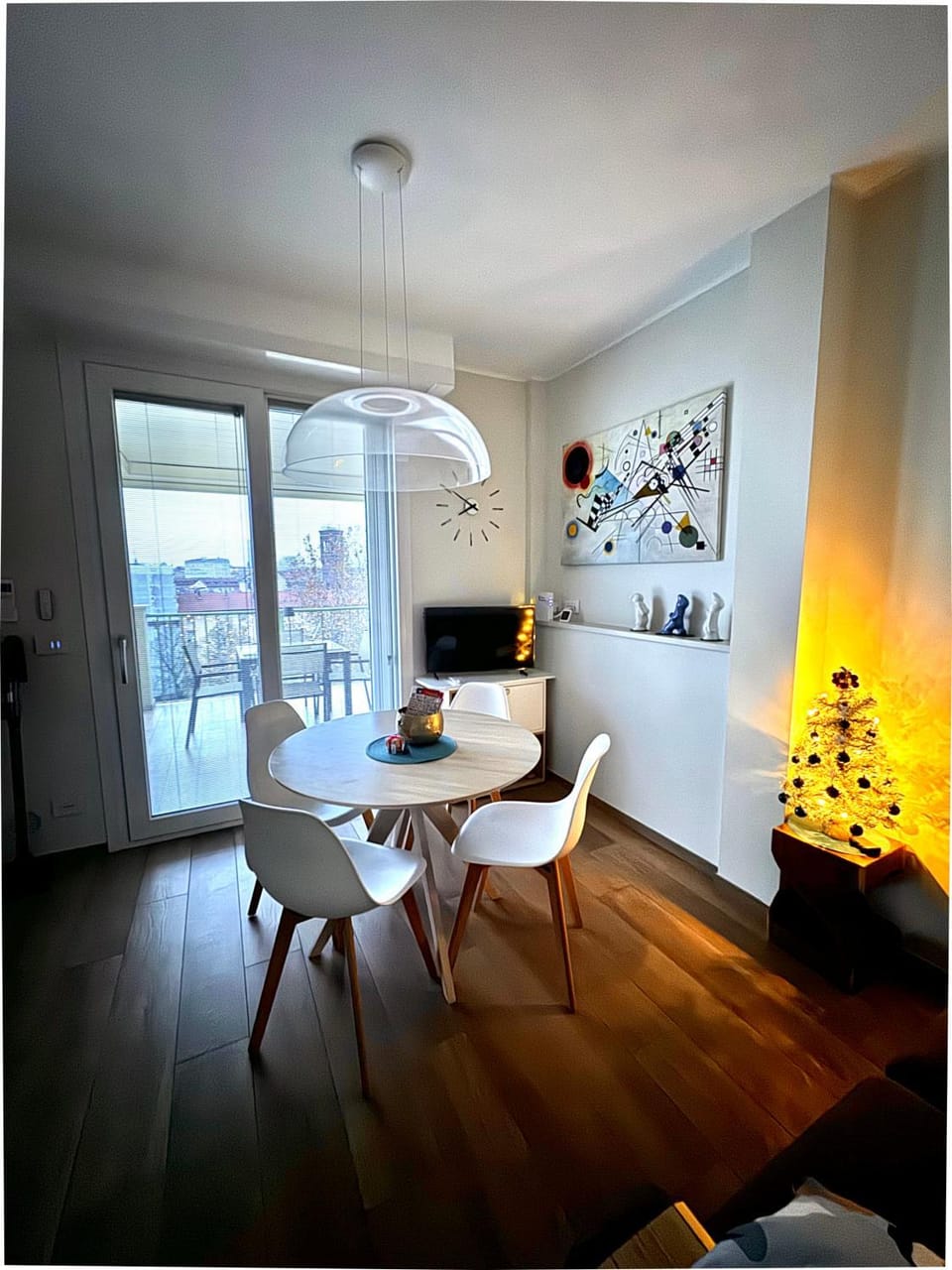 Living room, Photo of the whole room, Dining area