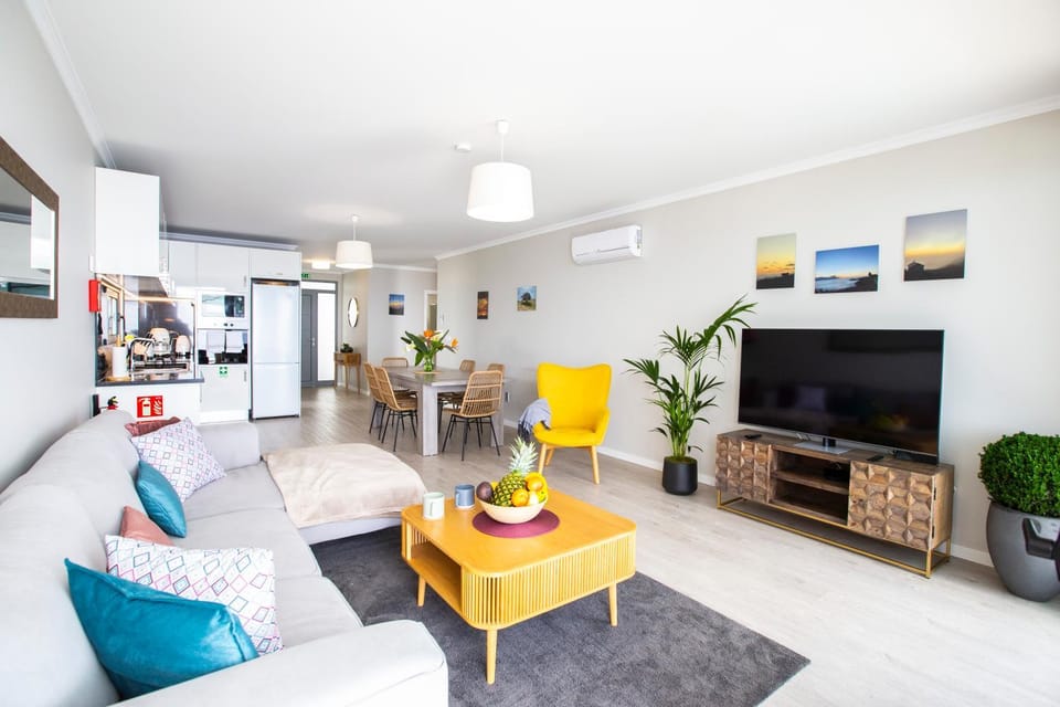 Communal lounge/ TV room, TV and multimedia, Kitchen or kitchenette, Living room, Seating area, Evening entertainment