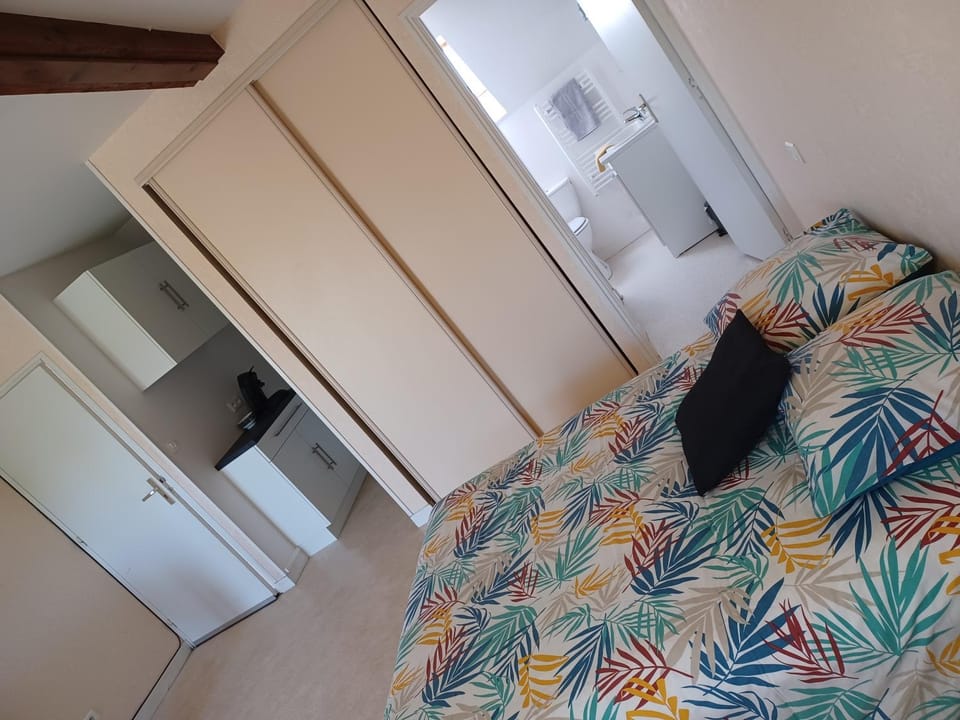 Bed, Photo of the whole room