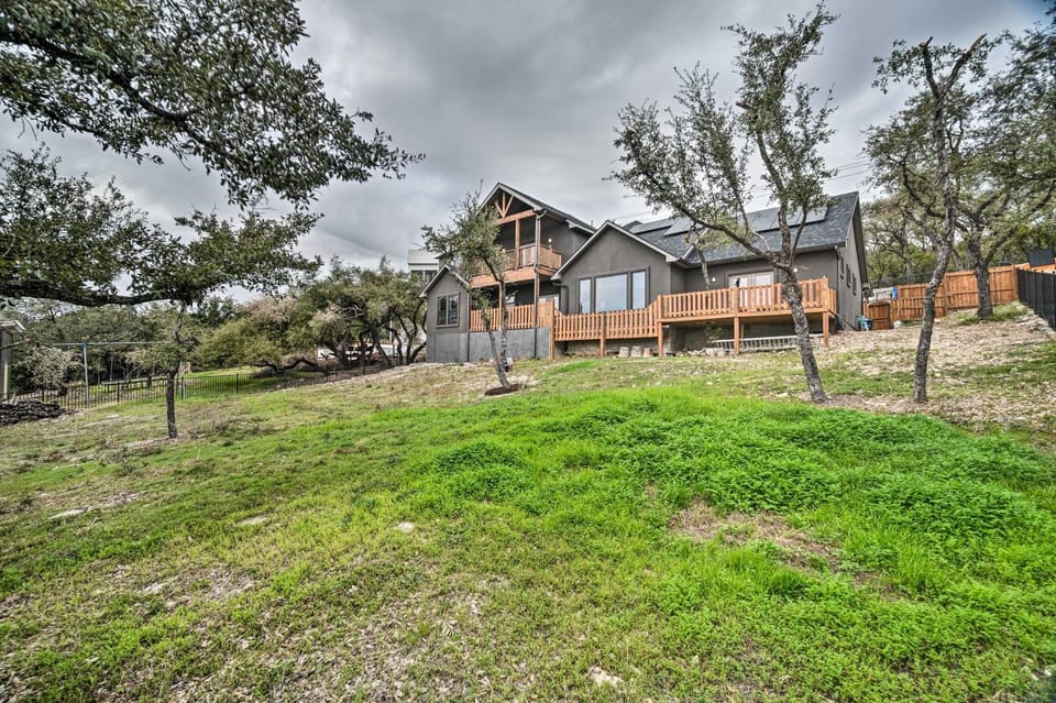 Austin Vacation Rental 2 Mi to Lake Travis! House in Lake Austin