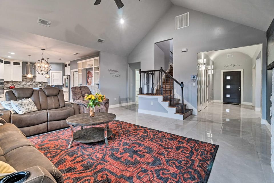 Austin Vacation Rental 2 Mi to Lake Travis! House in Lake Austin