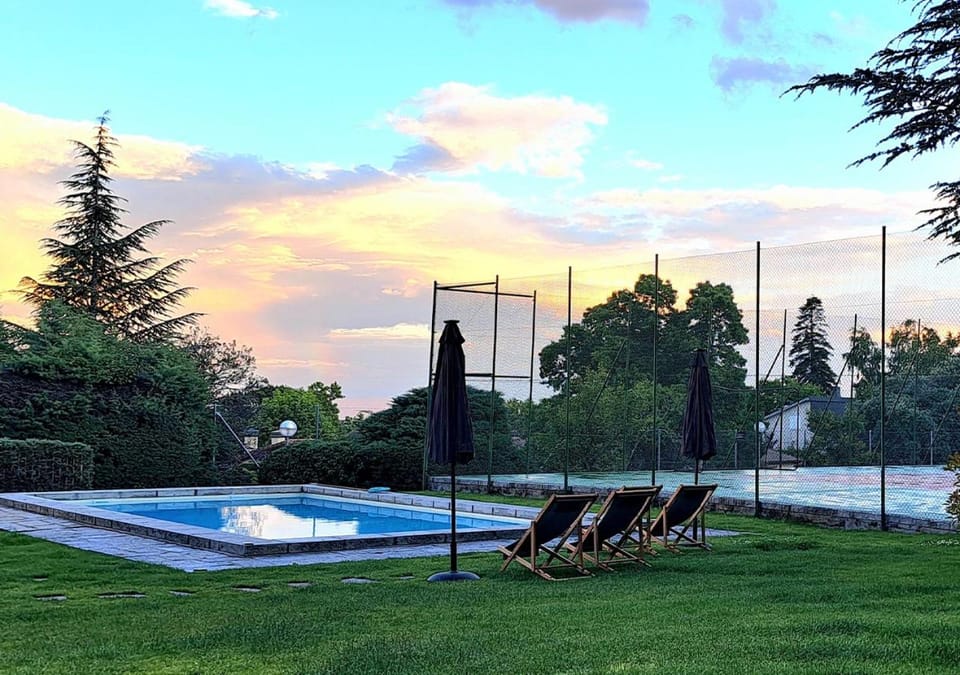 Natural landscape, Garden view, Pool view, Swimming pool, sunbed