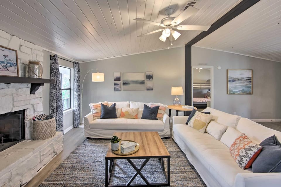 Lake View & Decks: Pet-Friendly Mabank Home House in Cedar Creek Reservoir