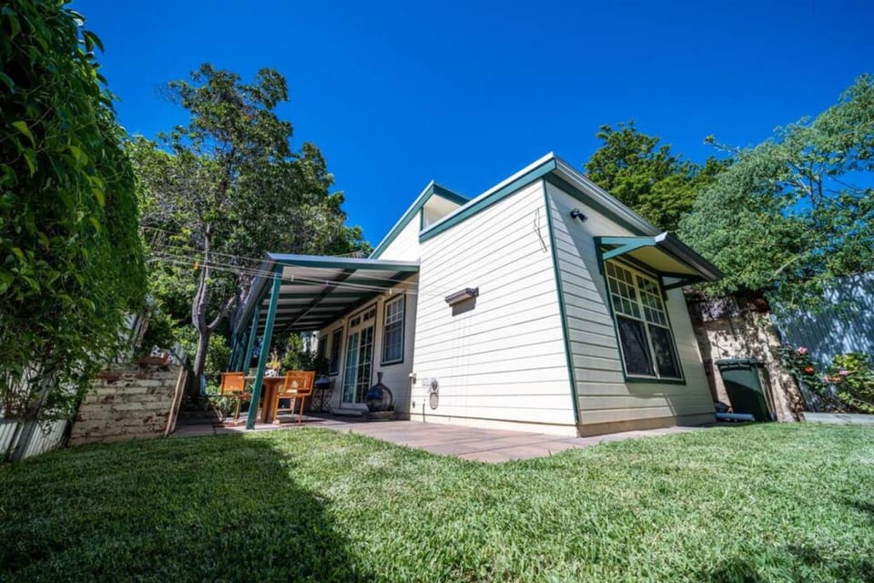 Property building, Spring, Garden
